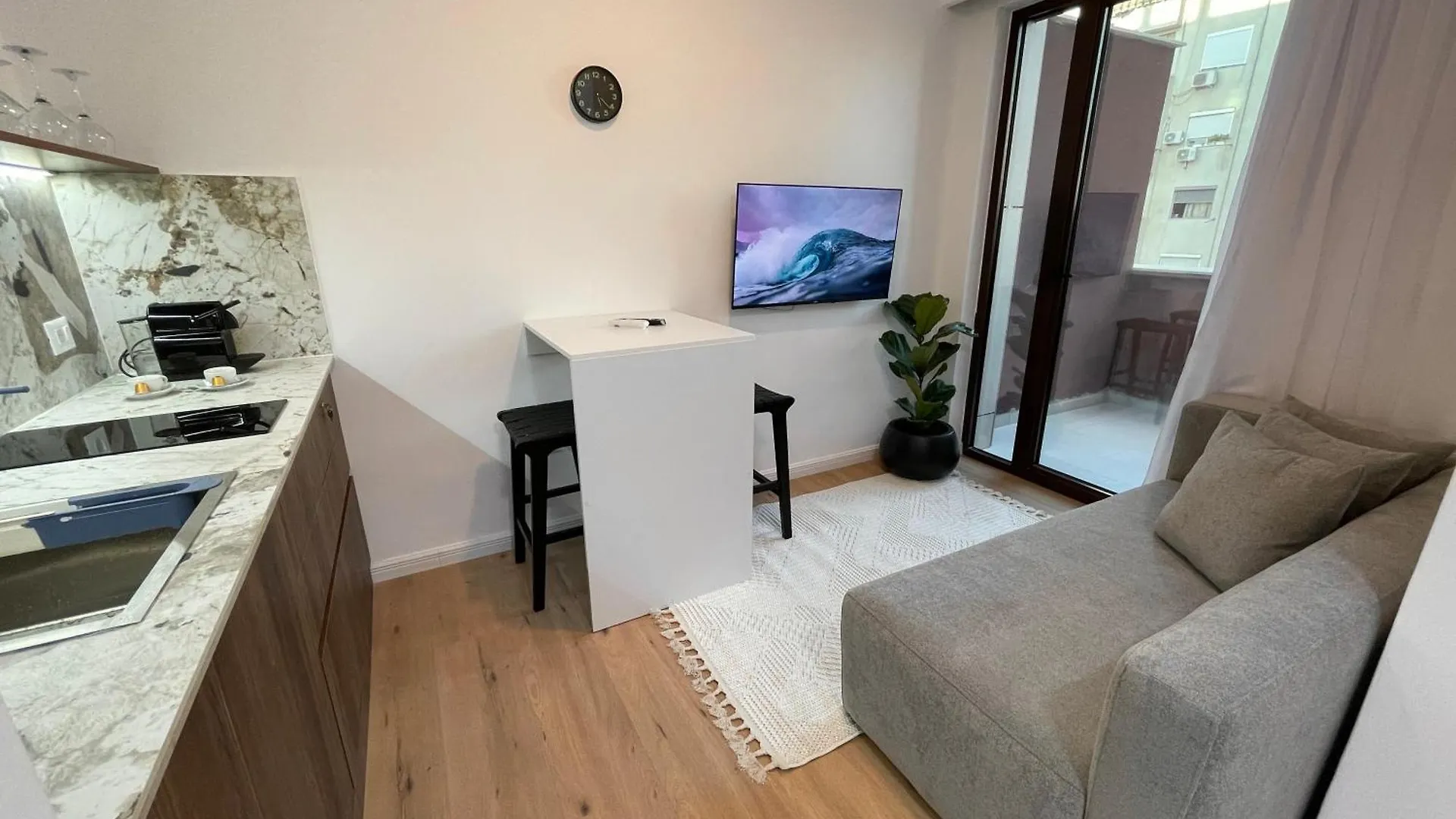 Magnetic Apartments Tirana 0*,  Albania